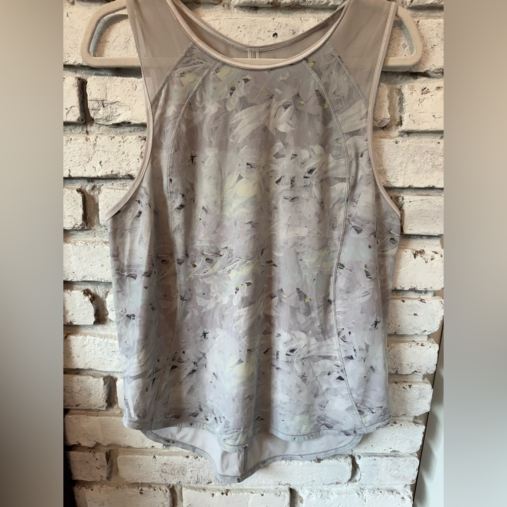 lululemon athletica Women's Gray and light green marbled Muscle Tee - size 10/12
